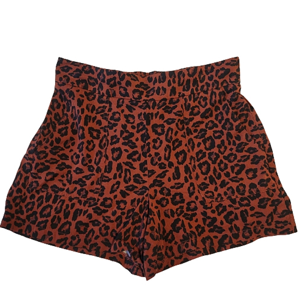 Nine West women's leopard print shorts size small